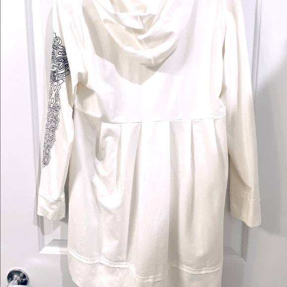 Monroe & Maine Tattoo Graphic Sleeve Hoodie NWT - Picture 3 of 3